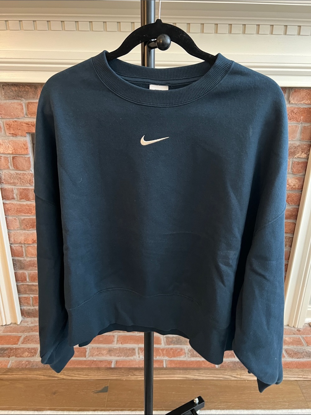 Nike Women’s Dark Navy Crew Sweatshirt with White Swoosh